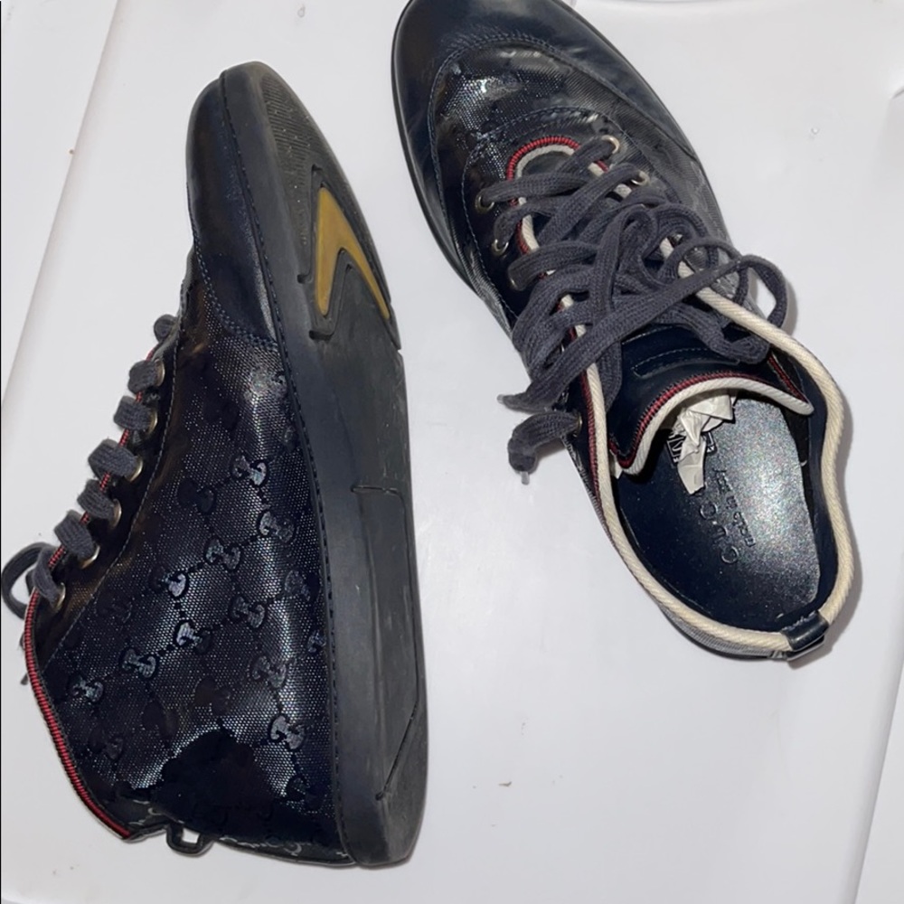 Gucci blue leather sneaker 9.5 , worn once